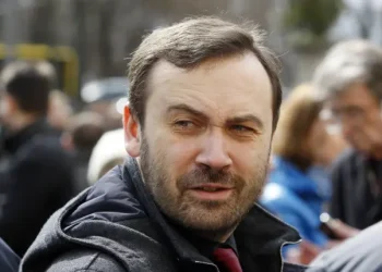 Είμαι ο Ρώσος αντάρτης που ηγείται του στρατού των πολεμιστών κατά του Πούτιν…θα διώξουμε τον Βλαντ στη μεγαλύτερη επανάσταση της χώρας εδώ και 100 χρόνια.