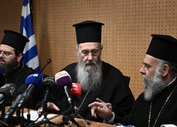 Ομόφωνο «όχι» της εκκλησίας για τον γάμο και την τεκνοθεσία ομόφυλων ζευγαριών