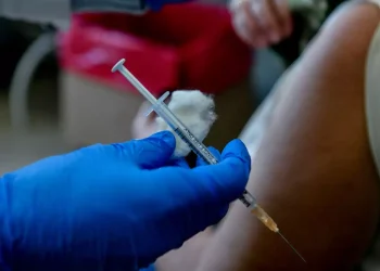 Πειραματικό mRNA εμβόλιο έγινε για πρώτη φορά στην Ελλάδα