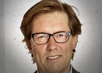 Ian Birrell> Ο speechwriter του David Cameron υπογράφει άρθρο-βόμβα για τη συγκάλυψη της εργαστηριακής κατασκευής του ιού που προκαλεί τον COVID-19