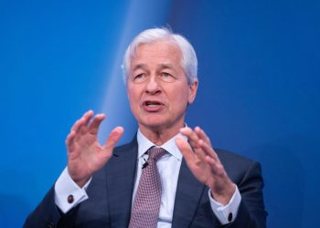 Jamie Dimon> Τα επιπλέον χρήματα που πήραν τα νοικοκυριά κατά τη διάρκεια της COVID, τρισεκατομμύρια δολάρια, τελειώνουν