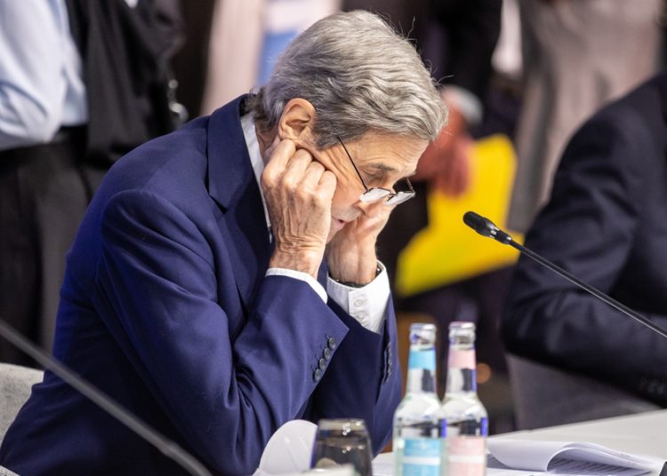 epa09976711 US Special Presidential Envoy for Climate John Kerry attends the G7 Climate and Energy Ministerial meeting on the situation in Ukraine at the EUREF campus in Berlin, Germany, 26 May 2022.  EPA/ANDREAS GORA / POOL