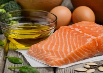 Μειώνουν τη χοληστερίνη τα ακόρεστα λιπαρά, που περιέχουν φρούτα, σπόροι, καρύδια, λαχανικά. Αποφύγετε τα trans λιπαρά