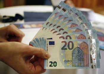 Ανώτατο όριο 10.000 ευρώ στις πληρωμές με μετρητά εντός Ε.Ε.
