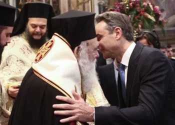 Η μυστική συνάντηση Μητσοτάκη με τον Ιερώνυμο για να καμφθούν οι αντιδράσεις Ιεραρχών της Εκκλησίας