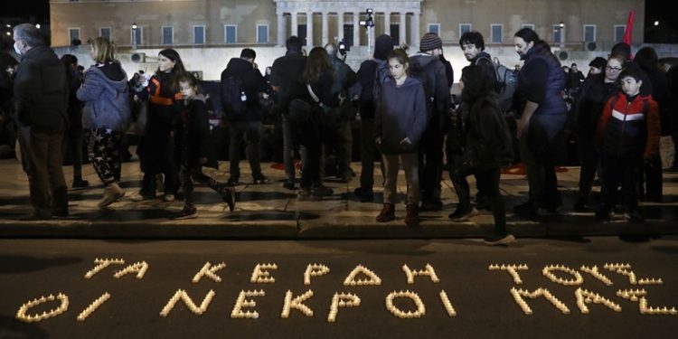 Πόπη Ζώη : Προς τους Συγγενείς των Θυμάτων των Τεμπών .