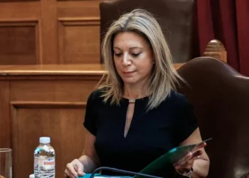 Συγκλόνισε η Μαρία Καρυστιανού στην Εξεταστική για τα Τέμπη: «Πήρα μόνο καμένα οστά – Ο Μητσοτάκης έδωσε εντολή για το τσιμέντωμα»