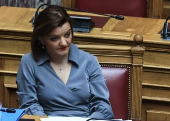 Κοντά στην παραίτηση η Μαρία Κεφάλα για τον γάμο των ομόφυλων ζευγαριών