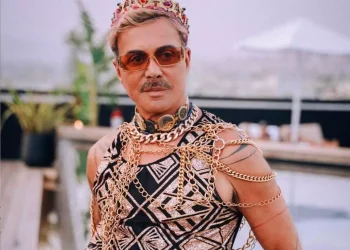 «Ένα παιδί χρειάζεται μάνα και πατέρα» ! «Καταπέλτης» για τους γάμους ομόφυλων και την τεκνοθεσία ο Λάκης Γαβαλάς!