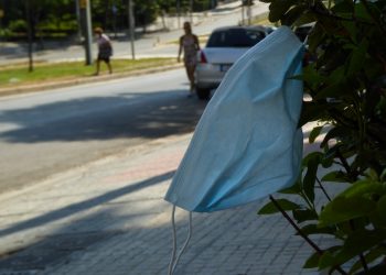 «Βόμβα» για τα σχολεία: Μπορεί να γίνει υποχρεωτική η μάσκα, vid