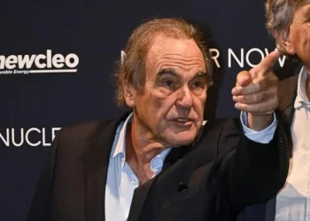 Άγριο ξέσπασμα του πολυβραβευμένου Όλιβερ Στόουν: «Ο Νετανιάχου είναι άρρωστος, είναι τρελός»!