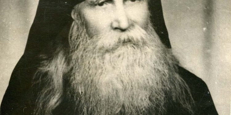 Προβλέψεις του Γέροντα Ταυρίου (Μπατόσκι): «Προσπαθήστε να μην μπείτε σε αυτόν τον υπολογιστή»