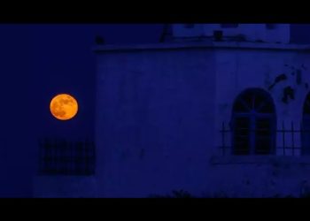 Να πίνετε και να ραντίζετε τον μικρό αγιασμό