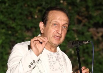 Μπιμπίλας: Παραμύθια της Χαλιμάς ότι ένα παιδί για να μεγαλώσει σωστά πρέπει να έχει πατέρα και μητέρα