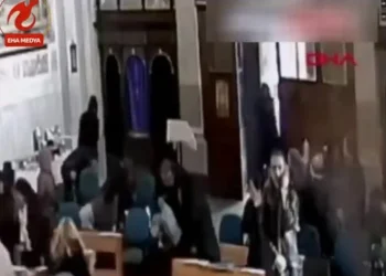 Συγκλονιστικό βίντεο από τη στιγμή των πυροβολισμών μέσα σε εκκλησία της Κωνσταντινούπολης