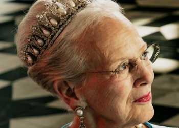 Dronning Margrethe II> Παραιτήθηκε Ξαφνικά η βασίλισσα της Δανίας που δήλωνε ότι δεν θα παραιτηθεί ποτέ! Αιφνίδιο πρόβλημα υγείας ή πιθανός πόλεμος στην Ευρώπη η αιτία;