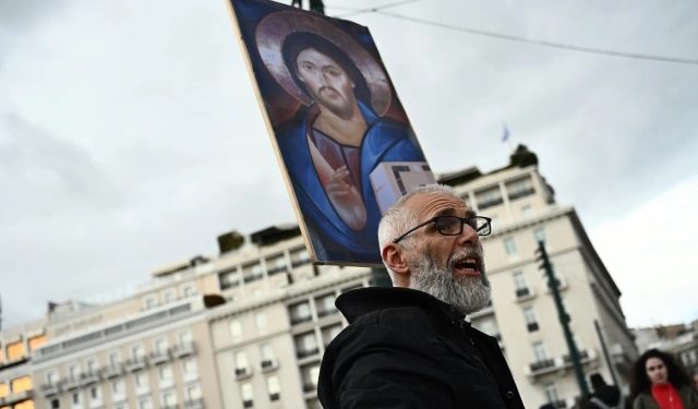 Δρ. Κ. Βαρδάκας : Μεσημέρι Πέμπτης κατέβηκαν στο Σύνταγμα ψυχούλες και διαβάζουν Ψαλτήρι..