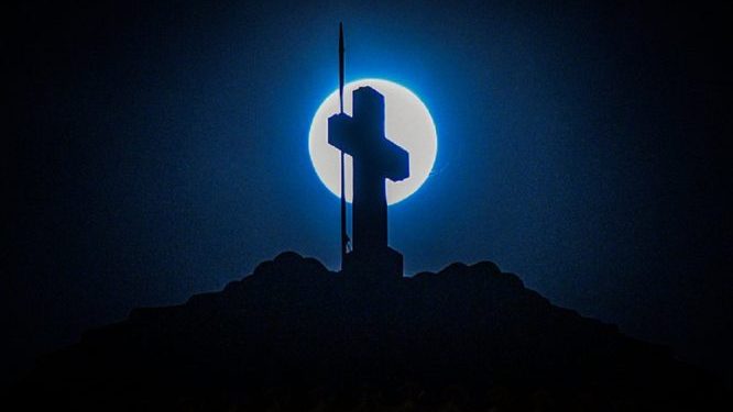Μάθαμε πια, να μην ακούμε κανέναν