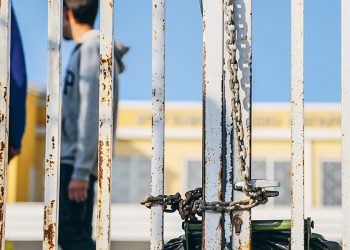 Η ευθύνη της ελληνικής κοινωνίας για τις καταλήψεις Δημόσιων Γυμνασίων και Λυκείων
