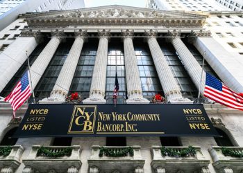 New York Community Bancorp> Πως ακόμα μία μικρή τράπεζα απειλεί να τινάξει ξανά στον αέρα το τραπεζικό σύστημα των ΗΠΑ