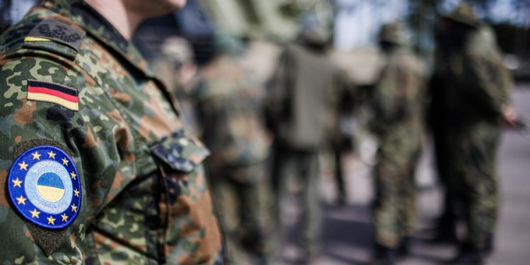 «Η ΕΕ χρειάζεται πυρηνικές βόμβες»! Ψυχοπαθείς μας οδηγούν στον αφανισμό – ΒΙΝΤΕΟ