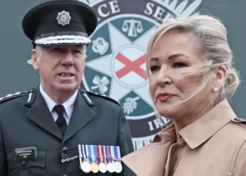 ΑΡΘΡΟ ΦΑΝΟΥΛΑΣ ΑΡΓΥΡΟΥ: Γιατί το Sinn Fein και η Michelle O’Neill επέστρεψαν στην διακυβέρνηση στην Βόρειο Ιρλανδία . Γιατί ευελπιστούν σε δημοψήφισμα για πραγματική επανένωση (και όχι με βάση ΔΔΟ) σε 10 χρόνια