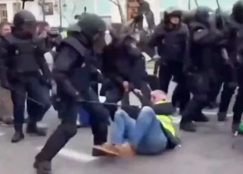 Άγριο ξύλο έριξαν στους αγρότες της Ισπανίας οι αστυνομικοί