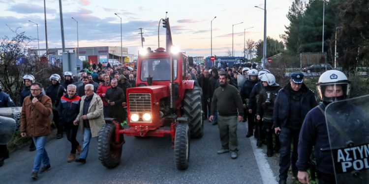 Κάθοδος των αγροτών με τρακτέρ στην Αθήνα την επομένη Τρίτη