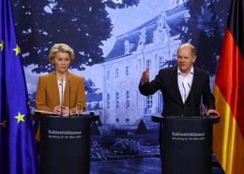 Γερμανικός εμφύλιος – Ο Scholz μπλόκαρε την υποψηφιότητα Von der Leyen για την αρχηγία του ΝΑΤΟ λόγω Ρωσίας