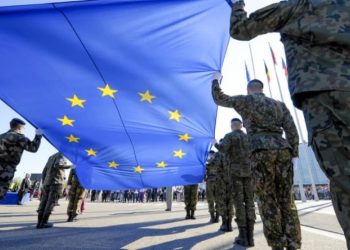 Ευρωστρατός: Το… πιο σύντομο ανέκδοτο μπορεί ξαφνικά να γίνει τρομακτικά επικίνδυνο – Σχέδια για επεμβάσεις σε «απείθαρχα» κράτη της ΕΕ