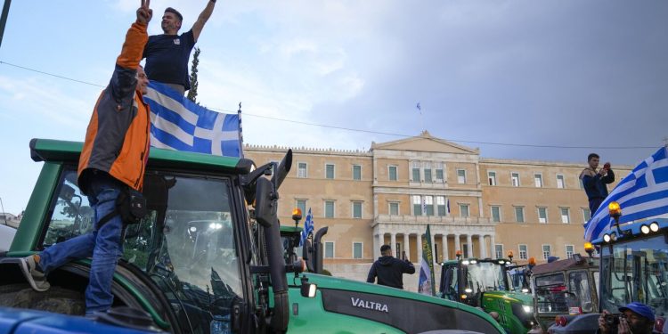 ΝΟΤΗΣ ΜΑΡΙΑΣ : Το Συλλαλητήριο του Συντάγματος και οι γεωπολιτικές αιτίες των αγροτικών κινητοποιήσεων