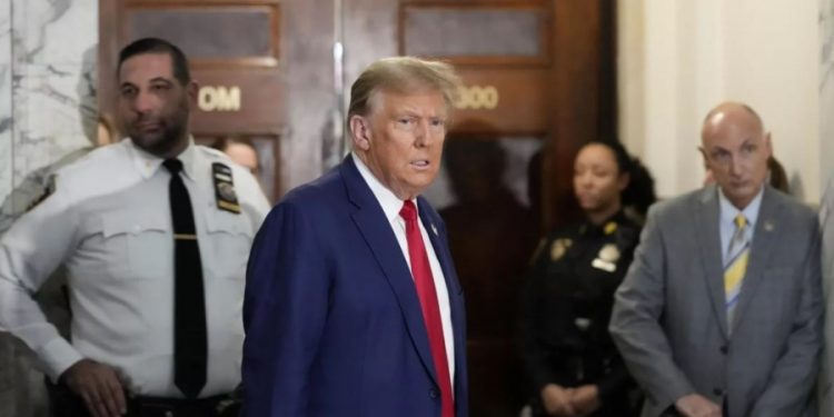 Bρώμικος πόλεμος κατά Trump στις ΗΠΑ – Eξοντωτικό πρόστιμο 365 εκατ. δολ. για να μην είναι υποψήφιος στις προεδρικές εκλογές
