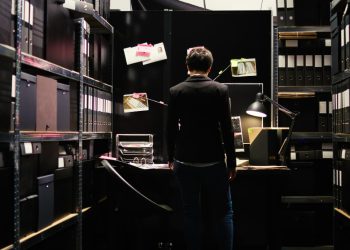 ΦΡΙΚΗ: Έτσι θα λογοκρίνουν την αλήθεια στο διαδίκτυο