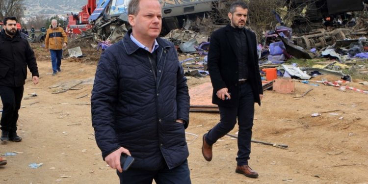 Η απόρρητη επιστολή σε Καραμανλή πριν τα Τέμπη: Γνώριζε για τον κίνδυνο δυστυχήματος – Κασσέλακης: Κατάργηση βουλευτικών ασυλιών