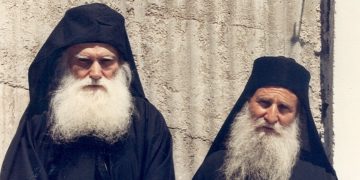 Συγκλονιστικό: “Φίλησα το Χριστό!” Άγ. Εφραίμ Κατουνακιώτης