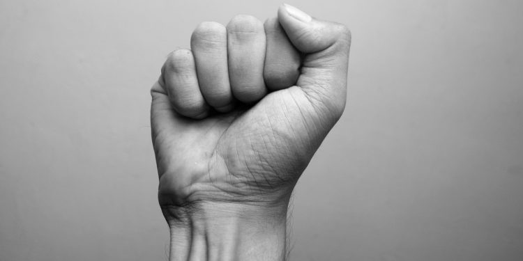 Πενήντα επτά φαντάσματα από τα Τέμπη «κυριεύουν» φοιτητές και αγρότες