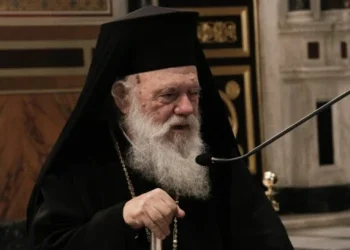 Nα χτυπήσουν πένθιμα οι καμπάνες στην ψήφιση του νομοσχεδίου για τους ομόφυλους, καλούν πολίτες τον Αρχιεπίσκοπο