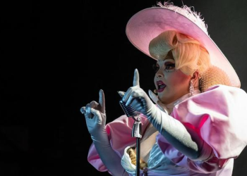 Ένα stage ”drag-queen” για παιδιά ακυρώθηκε μετά από ξεσηκωμό στη Γαλλία! Καταγγέλουν την υπερσεξουαλικότητα παιδιών.