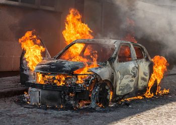 ΝΕΑ ΣΤΟΙΧΕΙΑ: Ο ΑΡΙΘΜΟΣ ΕΚΡΗΞΕΩΝ ΤΩΝ ΗΛΕΚΤΡΙΚΩΝ ΟΧΗΜΑΤΩΝ ΒΑΙΝΕΙ ΣΟΚΑΡΙΣΤΙΚΟΣ!