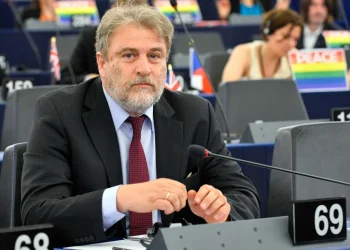 ΝΟΤΗΣ ΜΑΡΙΑΣ: Λεφτά υπάρχουν: Η κυβέρνηση έδωσε 5,29 δισ. ευρώ για πρόωρη αποπληρωμή των Ευρωπαίων δανειστών και ψίχουλα στους αγρότες