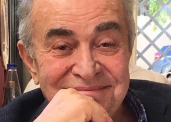Αφιερωμένο στους «Εραστές» της Εξουσίας!..  Ενημερωτικό πιπεράτο του Καθηγητή Πιπερόπουλου