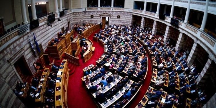 Ελληνική Λύση-Νίκη-Σπαρτιάτες εάν θέλουν να μπλοκάρουν το νομοσχέδιο μπορούν να παραιτηθούν σύσσωμες…