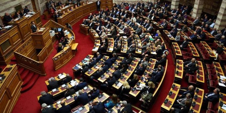 Πατριωτικά κόμματα της Βουλής και κύριε Κατσιβαρδά…  Παραιτηθείτε!