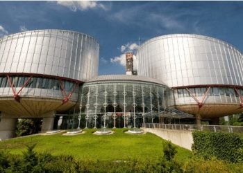 ΤΟ ΚΤΙΡΙΟ ΑΝΘΡΩΠΙΝΩΝ ΔΙΚΑΙΩΜΑΤΩΝ ΦΑΙΝΕΤΑΙ ΚΑΘΑΡΑ ΟΤΙ ΣΥΜΒΟΛΙΖΕΙ ΤΟ ΕΝΑ ΝΟΜΙΣΜΑ