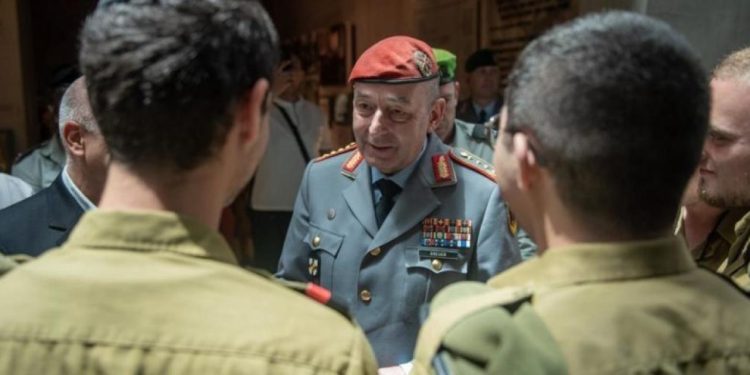 Ξέρει κάτι; Αρχηγός γερμανικού στρατού: Σε πέντε χρόνια πρέπει να είμαστε έτοιμοι για πόλεμο με τη Ρωσία!