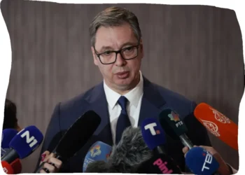 Ο πρόεδρος Βούτσιτς προειδοποίησε τους Σέρβους για επερχόμενη απειλή στη χώρα