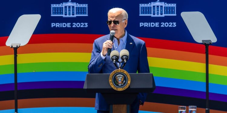 Τζο Μπάιντεν: Ημέρα των LGBTQI+ το Πάσχα των Καθολικών! – Ανακήρυξε την 31η Μαρτίου ως την ημέρα των τρανς