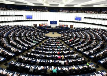Η Ευρωβουλή ενέκρινε την ενιαία ευρωπαϊκή ψηφιακή ταυτότητα παρά τις αντιδράσεις: «Έρχεται η κοινωνία των κωδικών QR»