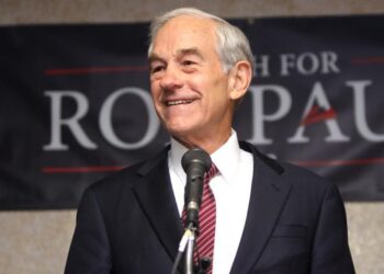 Ron Paul: Έρχεται κάτι μεγάλο και επικίνδυνο – Θα σωθούν μόνο αυτοί που θα έχουν χρυσό, δεν θα αρκούν ούτε τα αποθηκευμένα τρόφιμα