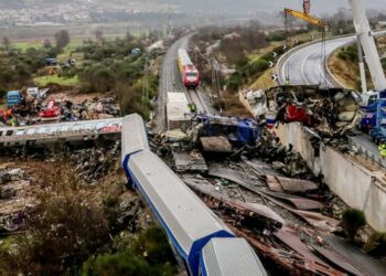 Πολιτική θύελλα για τα Τέμπη – Οι αποκαλύψεις περί μονταζιέρας, η κυβερνητική απάντηση και οι αντιδράσεις των κομμάτων